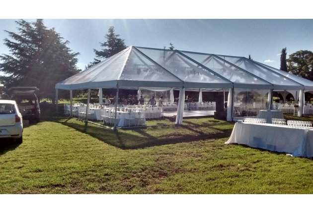 CARPA DE 12 METROS DE FRENTE TECHO TRANSPARENTE