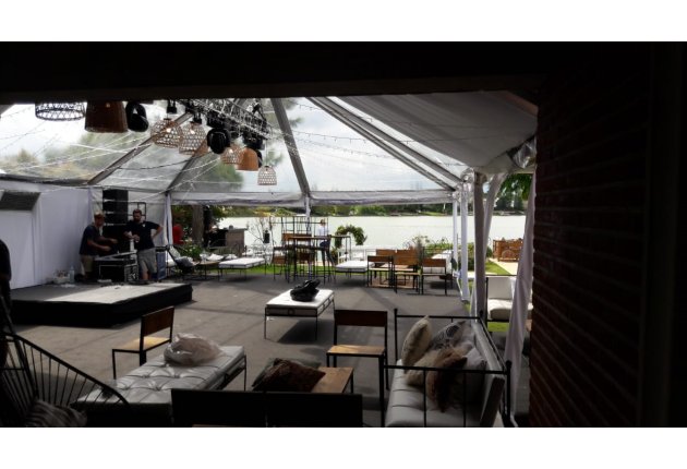 CARPA DE 8 MTS DE FRENTE TECHO TRANSPARENTE